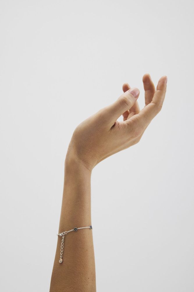 Elegant Dot Bracelet with Delicate Design