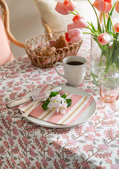 Gita Sorbet Tablecloth 150x250cm in Peach