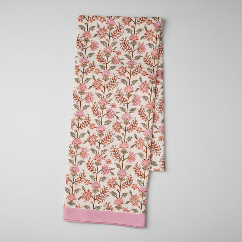 Gita Sorbet Tablecloth 150x250cm in Peach