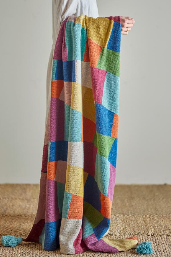 Colorine Woven Throw with Tassels