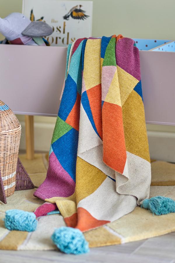 Colorine Woven Throw with Tassels